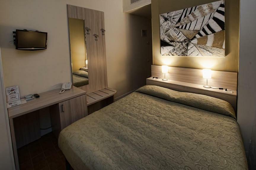 Hotel Scacciapensieri Nettuno Buitenkant foto