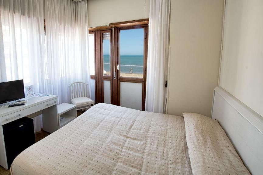 Hotel Scacciapensieri Nettuno Buitenkant foto
