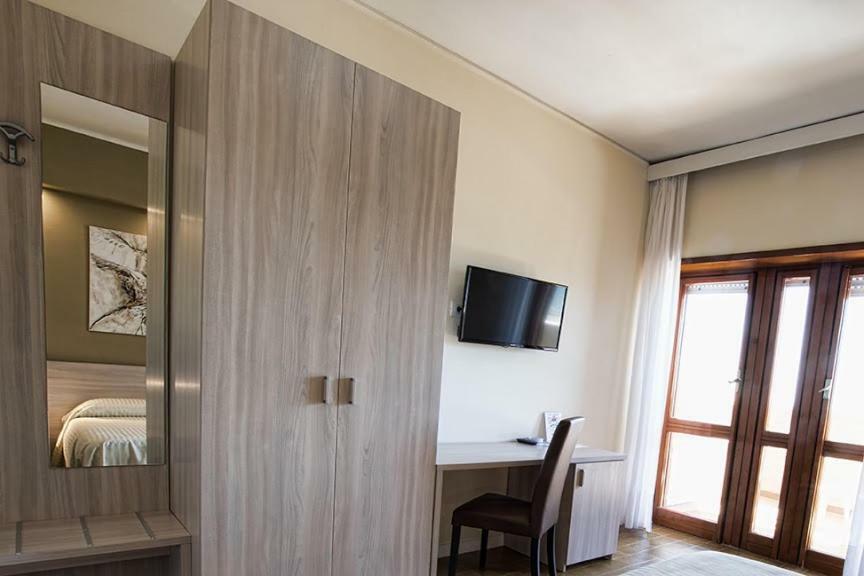 Hotel Scacciapensieri Nettuno Buitenkant foto