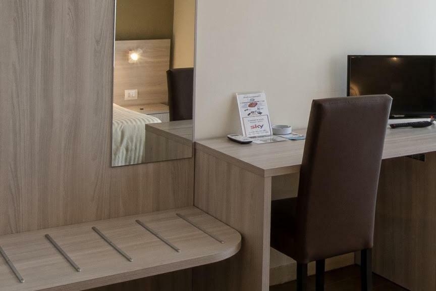 Hotel Scacciapensieri Nettuno Buitenkant foto