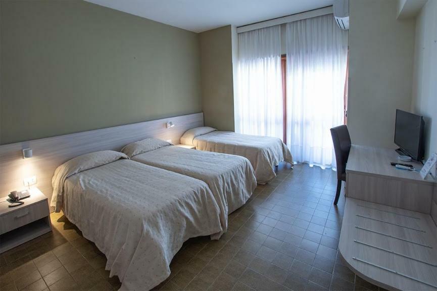 Hotel Scacciapensieri Nettuno Buitenkant foto