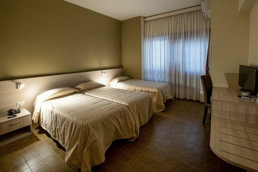 Hotel Scacciapensieri Nettuno Buitenkant foto
